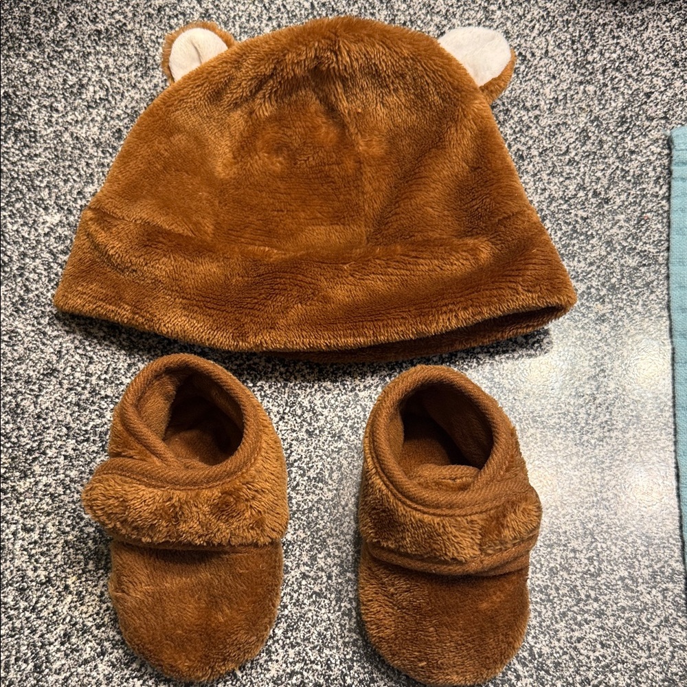 Brown Bear Hat and Booties Set